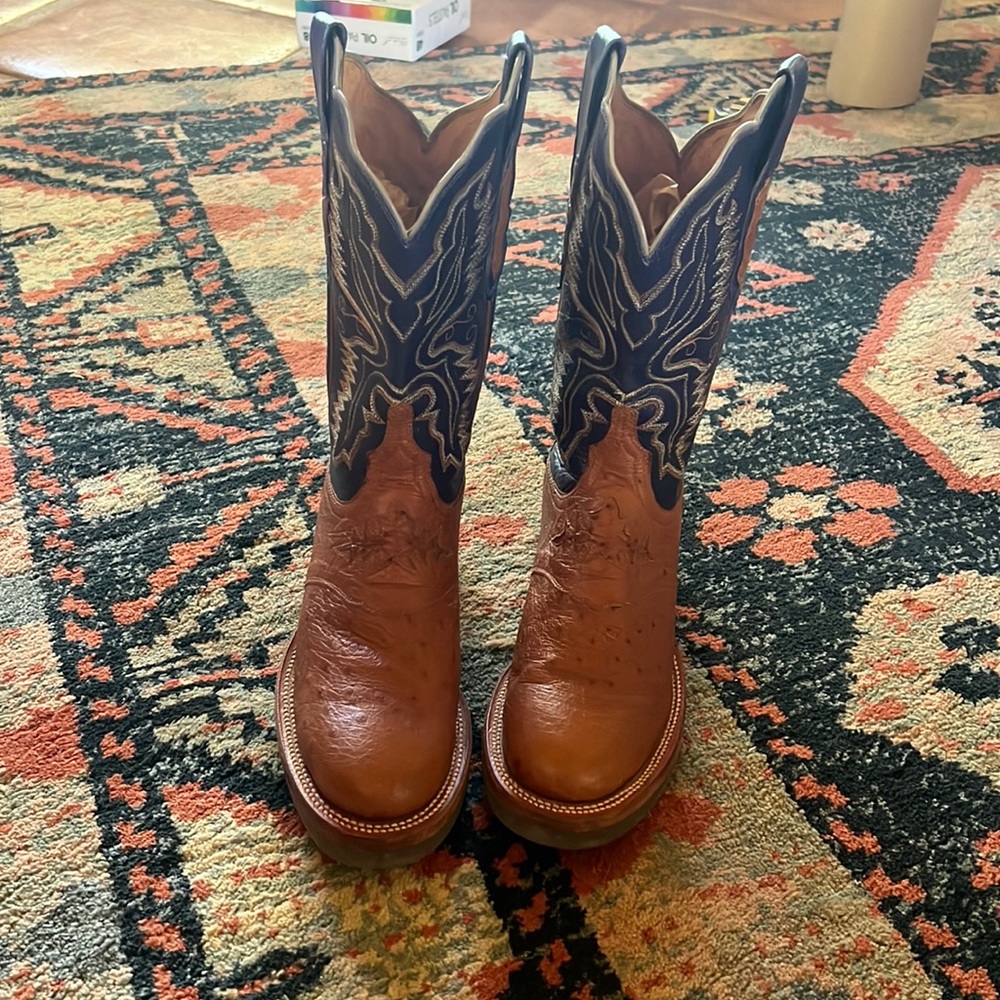 Barely worn Lucchese western cowboy boots.